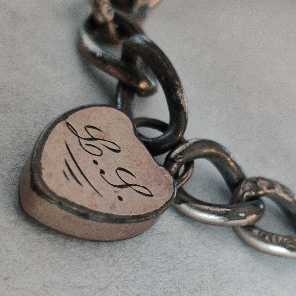 Antique Victorian Gold Filled Sweetheart Repousse Padlock Chunky Bracelet - Picture 14 of 16